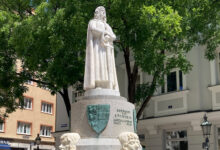 Heute steht der Spanheimer-Brunnen am Dr.-Arthur-Lemisch-Platz in Klagenfurt. © Geschichtsverein/Markus Böhm