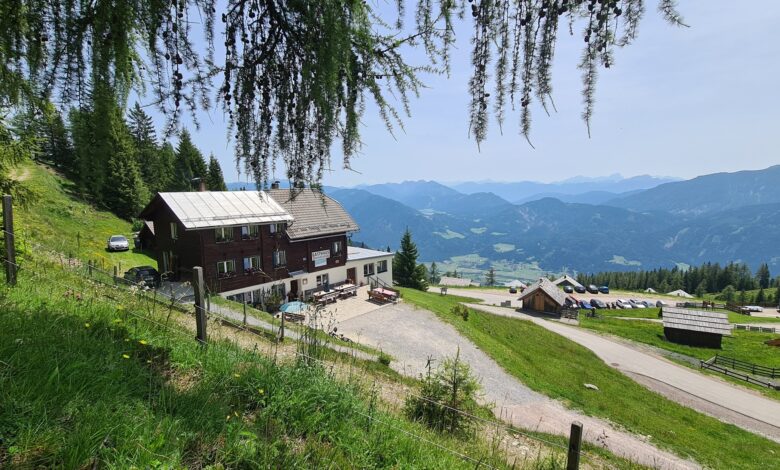 Dünhofen Hütte auf der Emberger Alm © RPIT, creativomedia GmbH